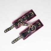 Черные кожаные наручники с розовой строчкой - Crazy Handmade - купить с доставкой в Рыбинске