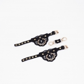 Черные кожаные наручники с клепками, кольцами и золотистой фурнитурой - Crazy Handmade - купить с доставкой в Рыбинске