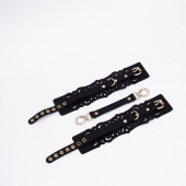 Черный кожаные оковы с узорами и золотистой фурнитурой - Crazy Handmade - купить с доставкой в Рыбинске