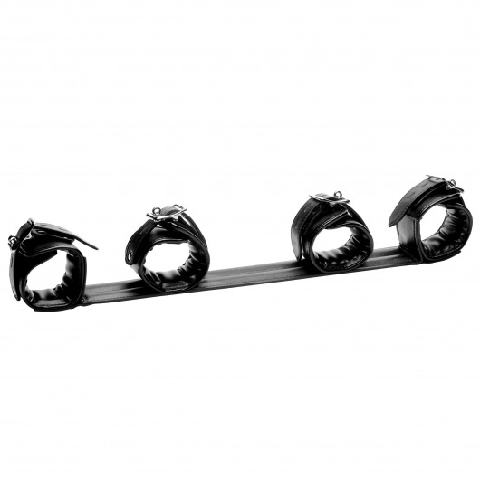 Черная распорка с манжетами для рук и ног Deluxe Rigid Spreader Bar - XR Brands - купить с доставкой в Рыбинске